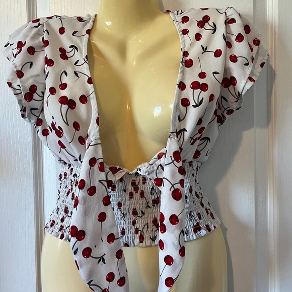 🍒 cherry print L size large tie top junior - Picture 4 of 5